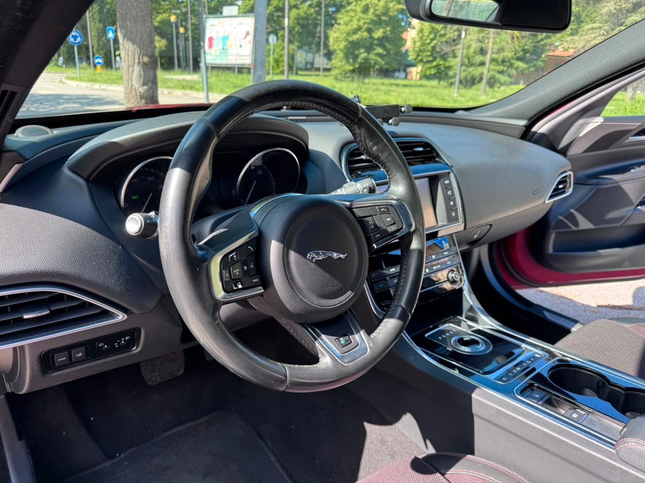 Jaguar XE R-sport