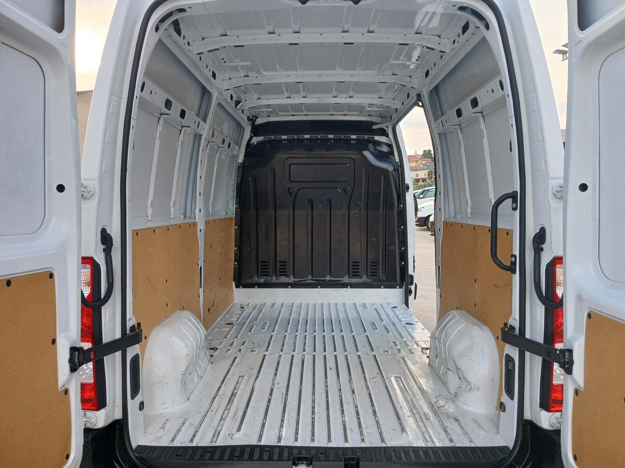 RENAULT MASTER 2.3 DCI 135CV L2H2 2021