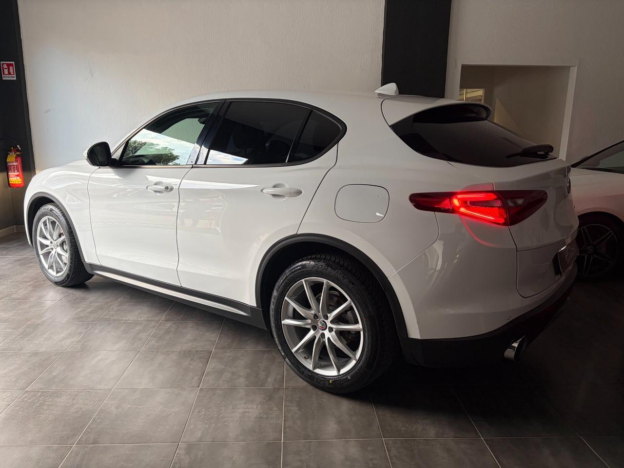 Alfa Romeo Stelvio 2.2 Turbodiesel 190 CV AT8 RWD Super