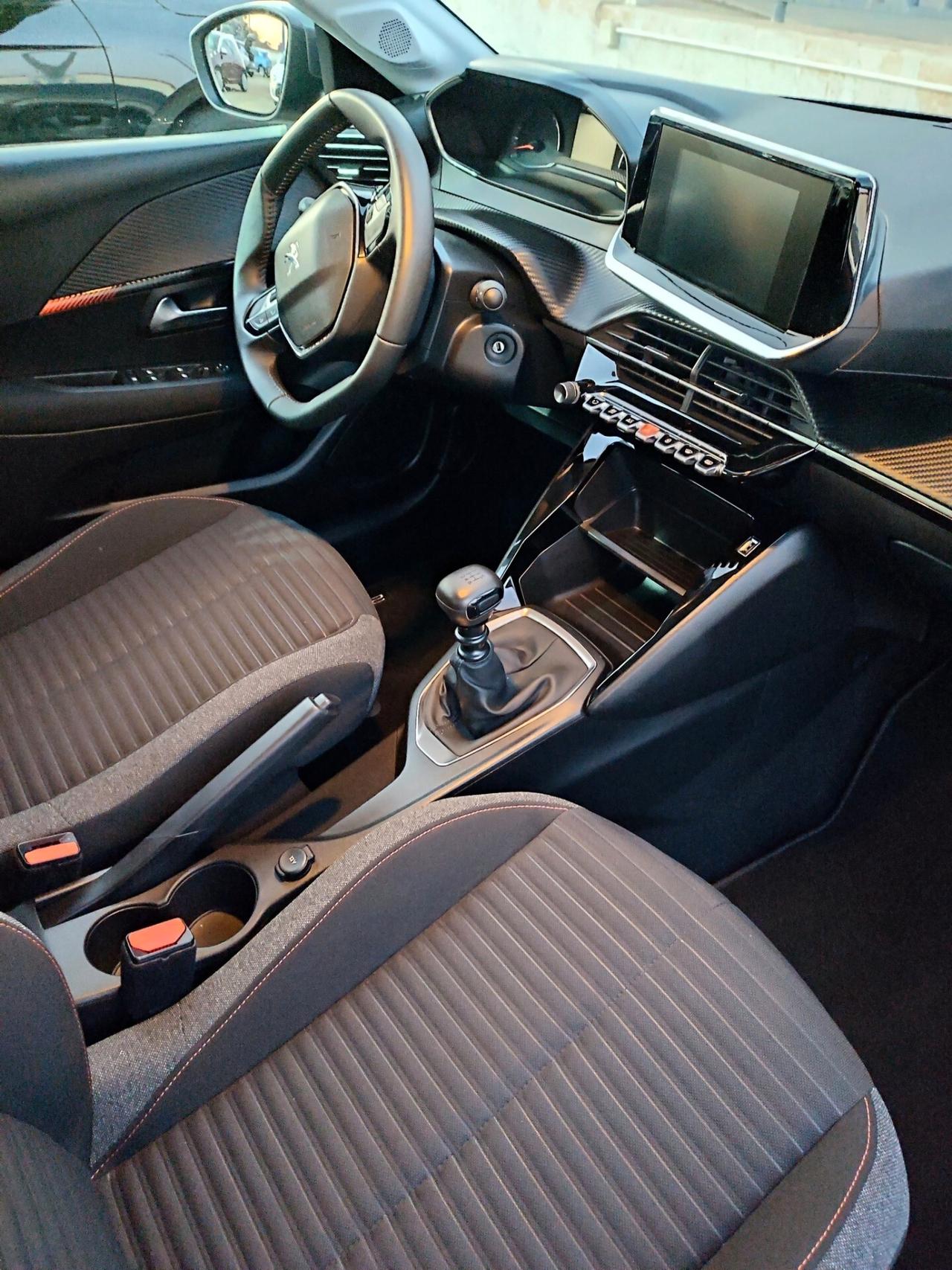 Peugeot 208 1.2 BZ 101CV Allure