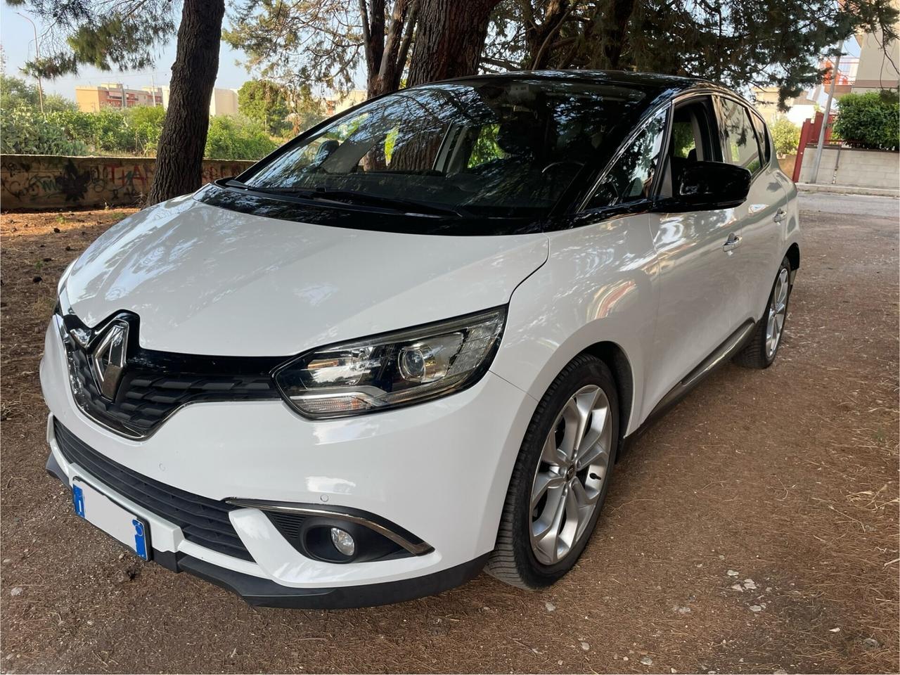 Renault Scenic dCi 8V 110 CV EDC Intens