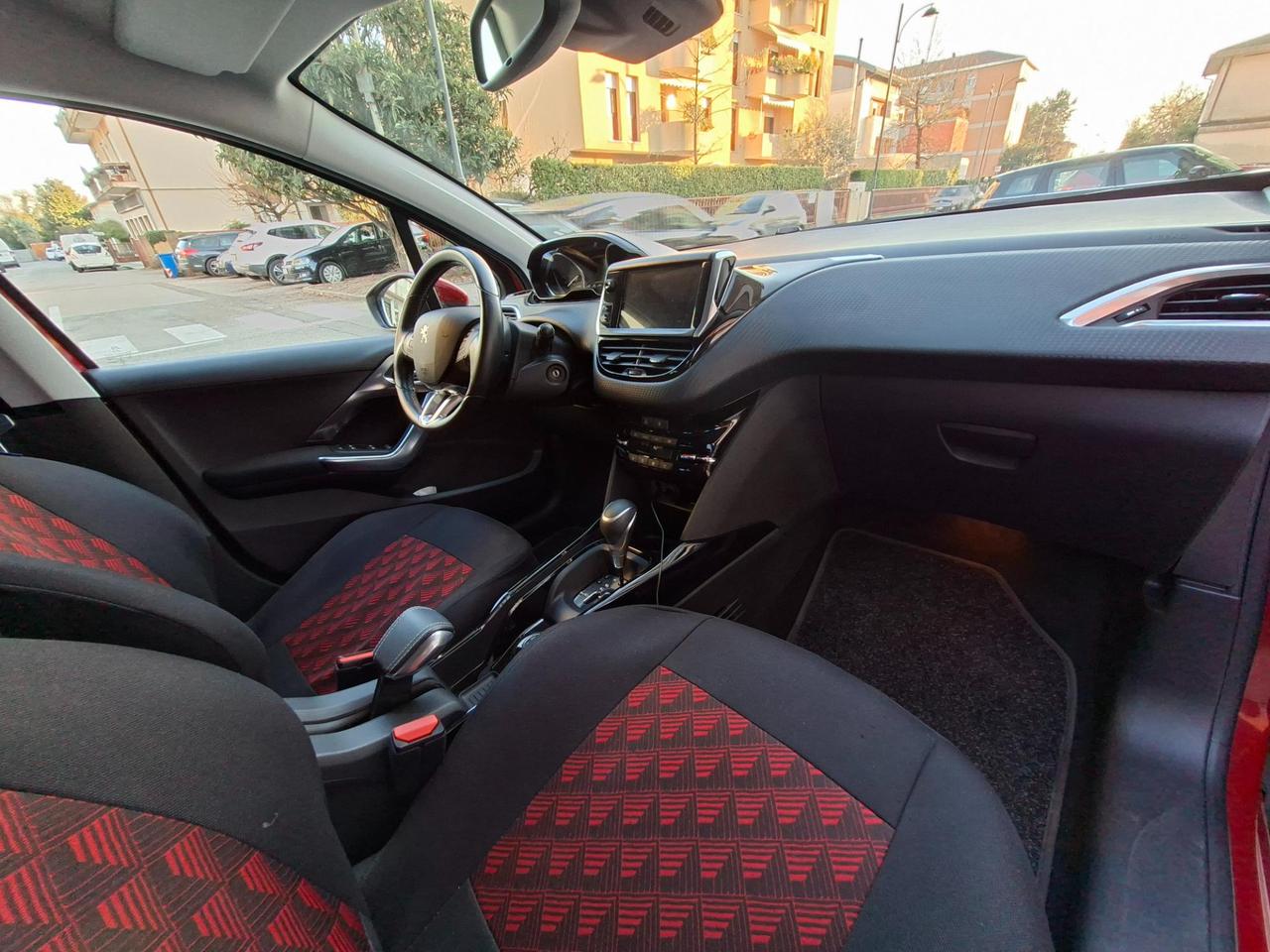 Peugeot 2008 2008 1.5 bluehdi Allure s&s 120cv eat6