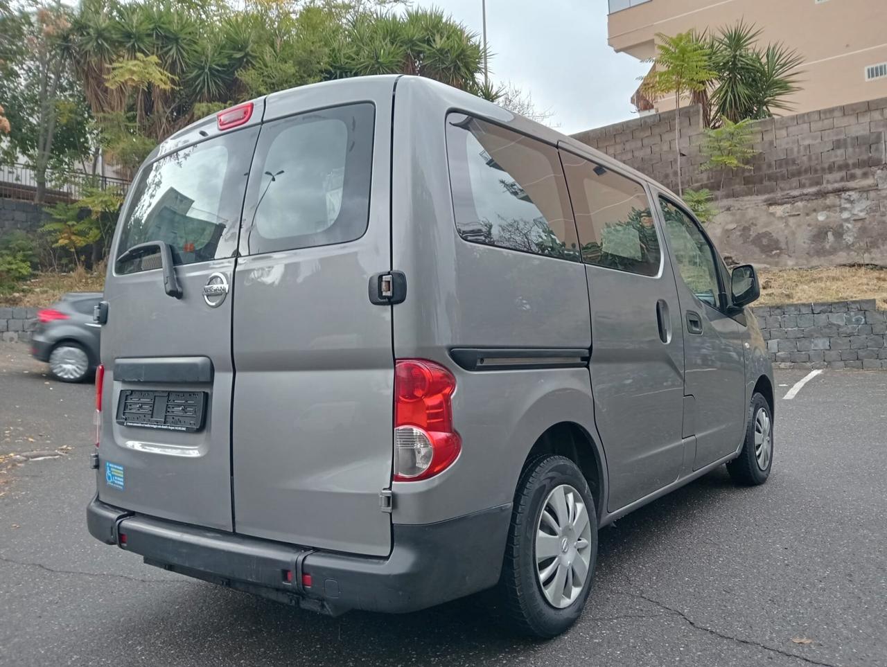 Nissan NV200 Pianale ribassato con rampa disabili in carrozzina