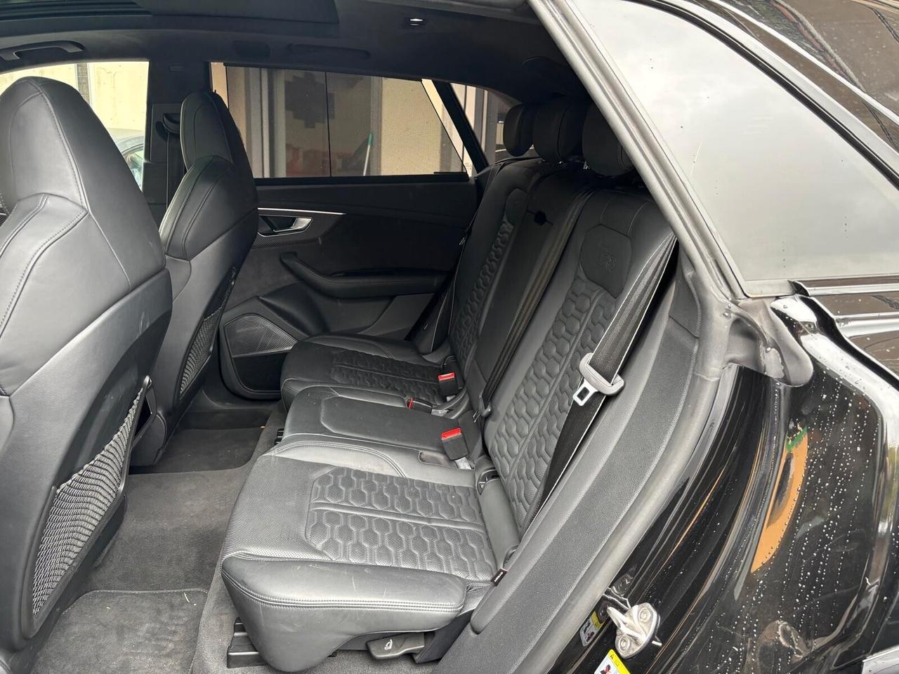 Audi Q8 RS TFSI V8 quattro tiptronic