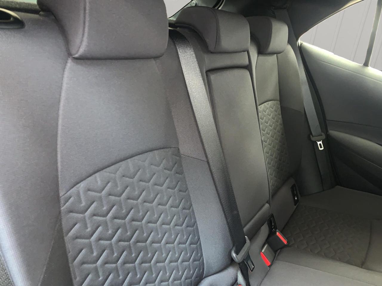 Toyota Corolla 1.8h Active cvt