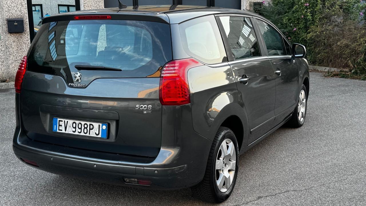 Peugeot 5008 1.6 HDi 115CV Active