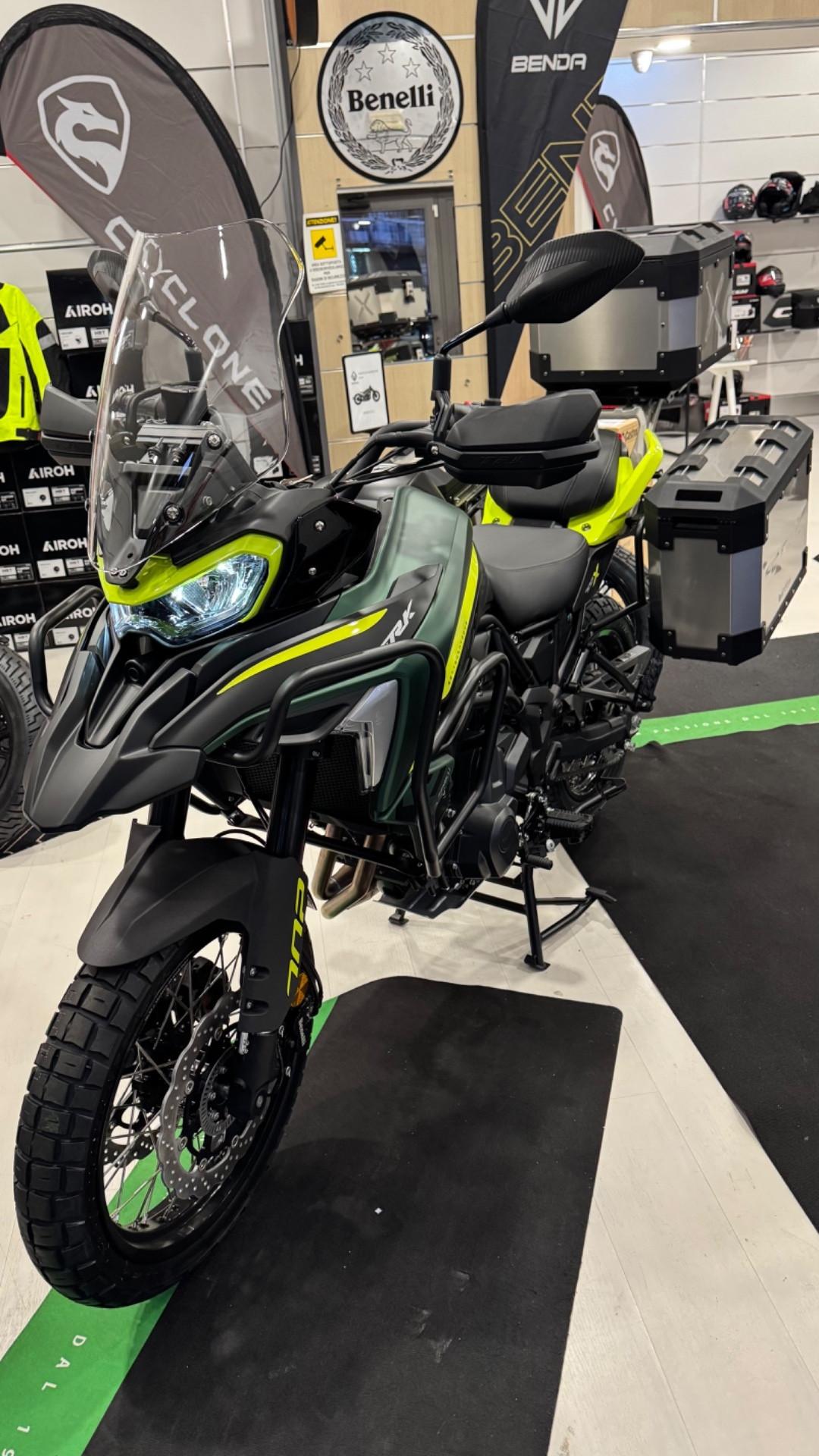 Benelli TRK 702 X!! CON TRIS DI VALIGIE IN ALLUMINIO!!