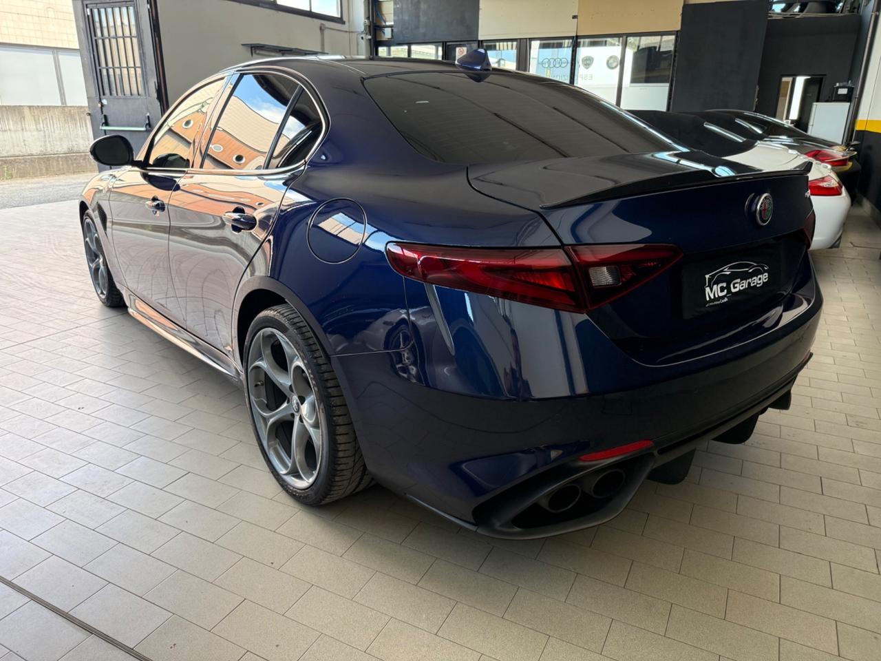 Alfa Romeo Giulia 2.9 V6 Bi-Turbo AT8 Quadrifoglio