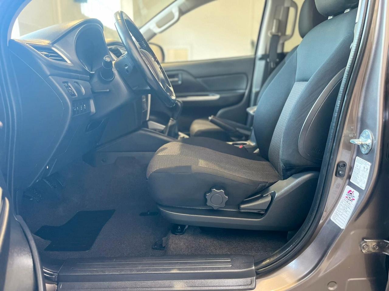 MITSUBISHI L200 2.3 D Double Cab 4x4 *2021* *UNICOPRO* *FULL*