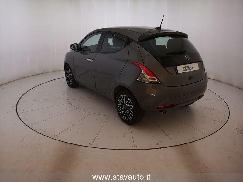Lancia Ypsilon 1.0 HYB PLAT