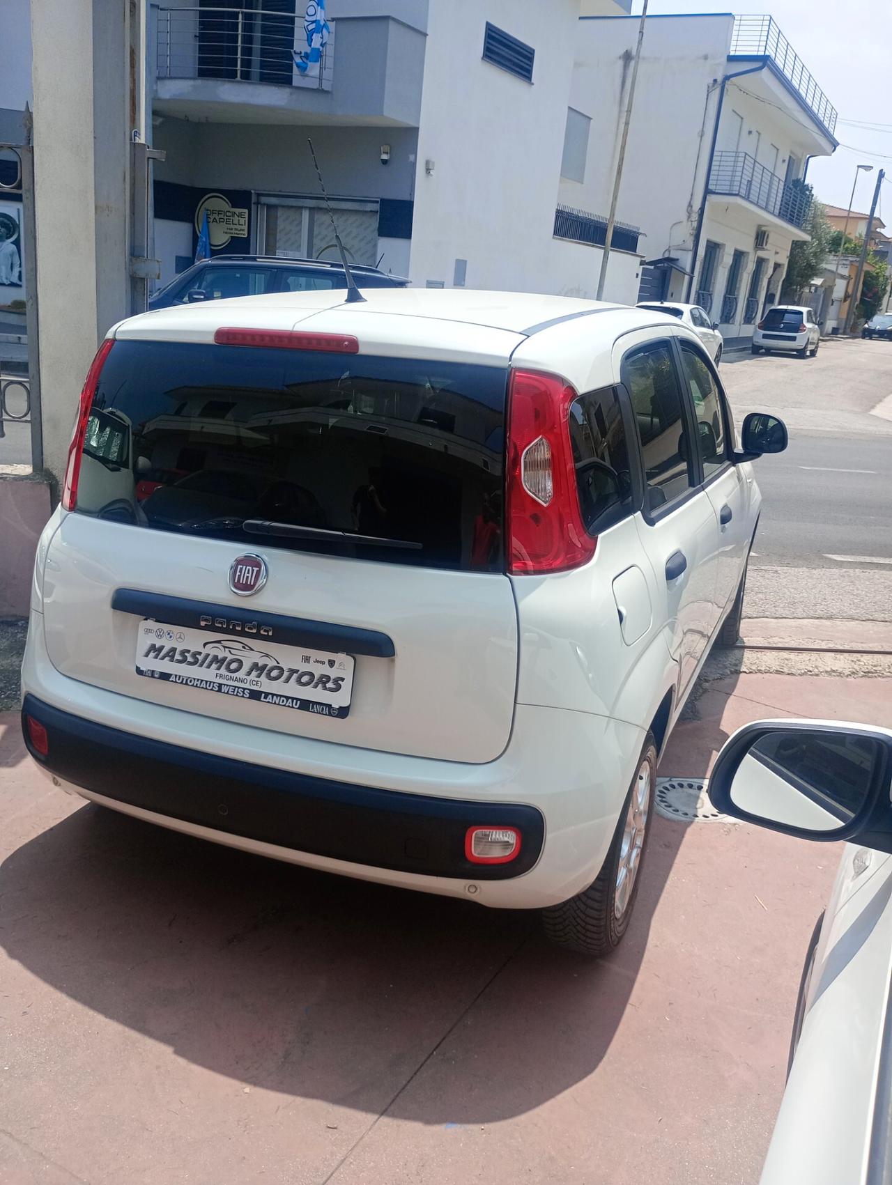 Fiat Panda 1.2 Lounge uconnect,pari al nuovo.