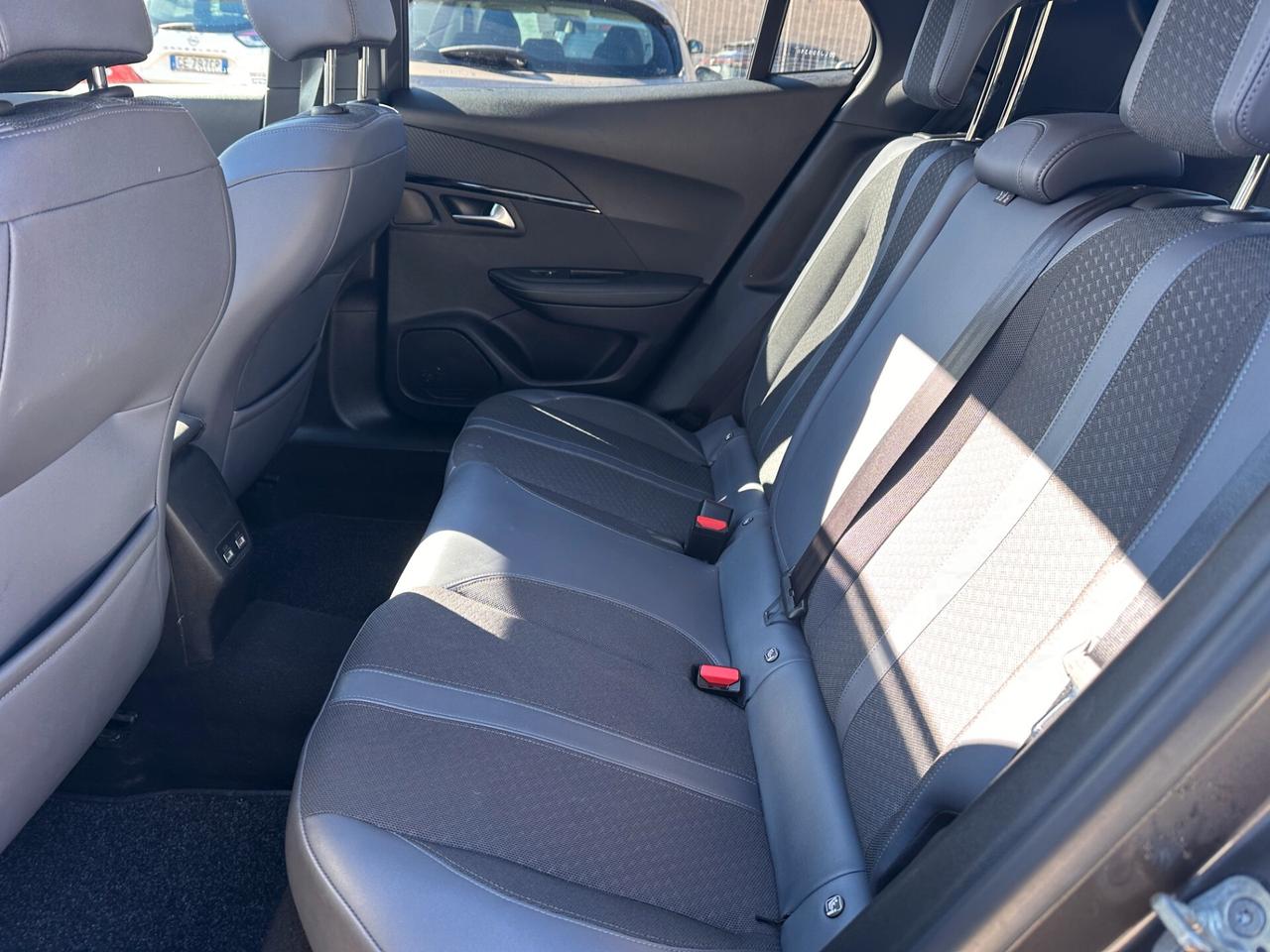 Peugeot 2008 PureTech 130 Allure