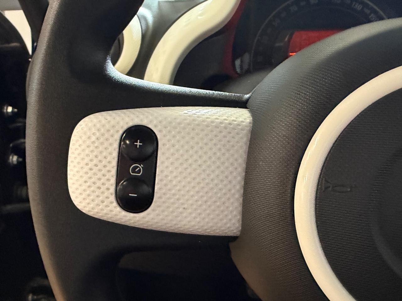 Renault Twingo 73CV LIMITED NEOPATENTATI GARANZIA