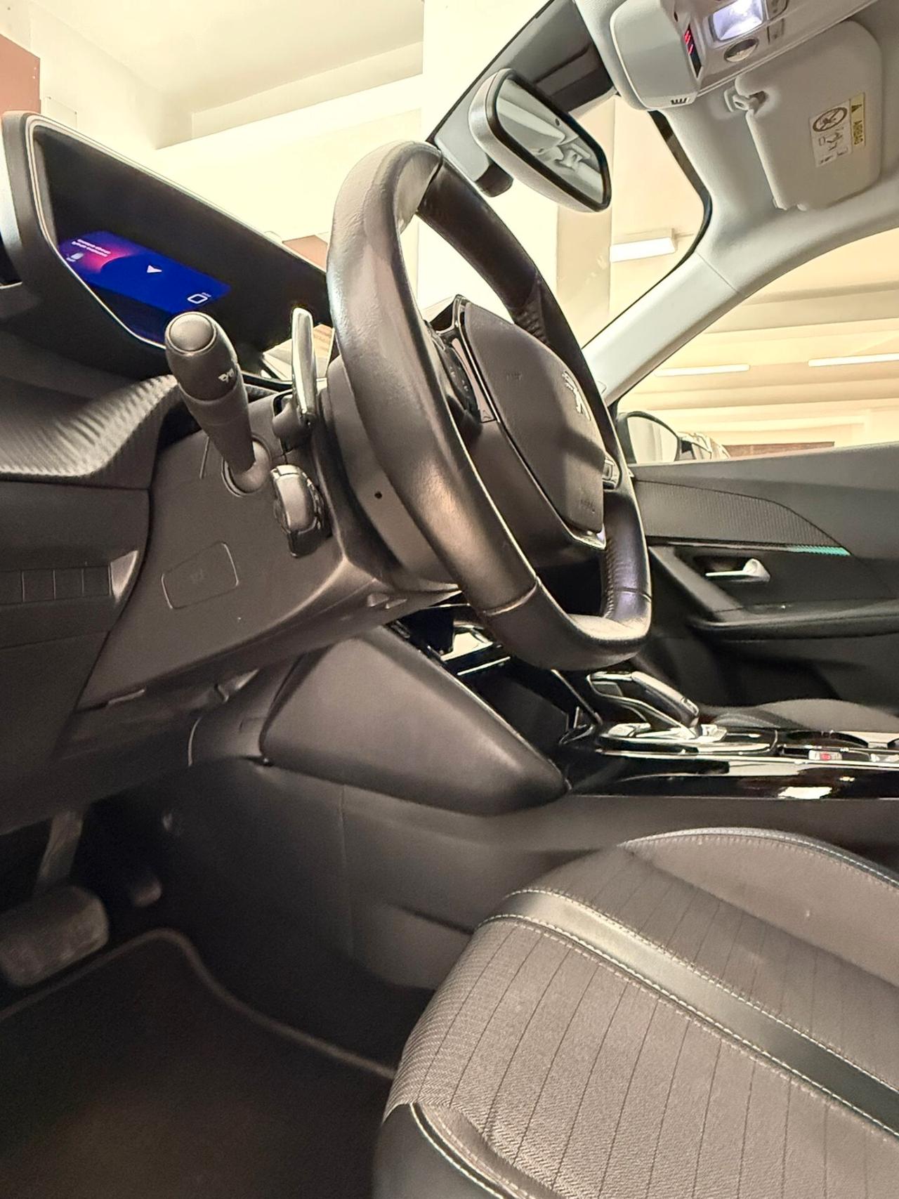 Peugeot 2008 BlueHDi 130 S&S EAT8 Allure