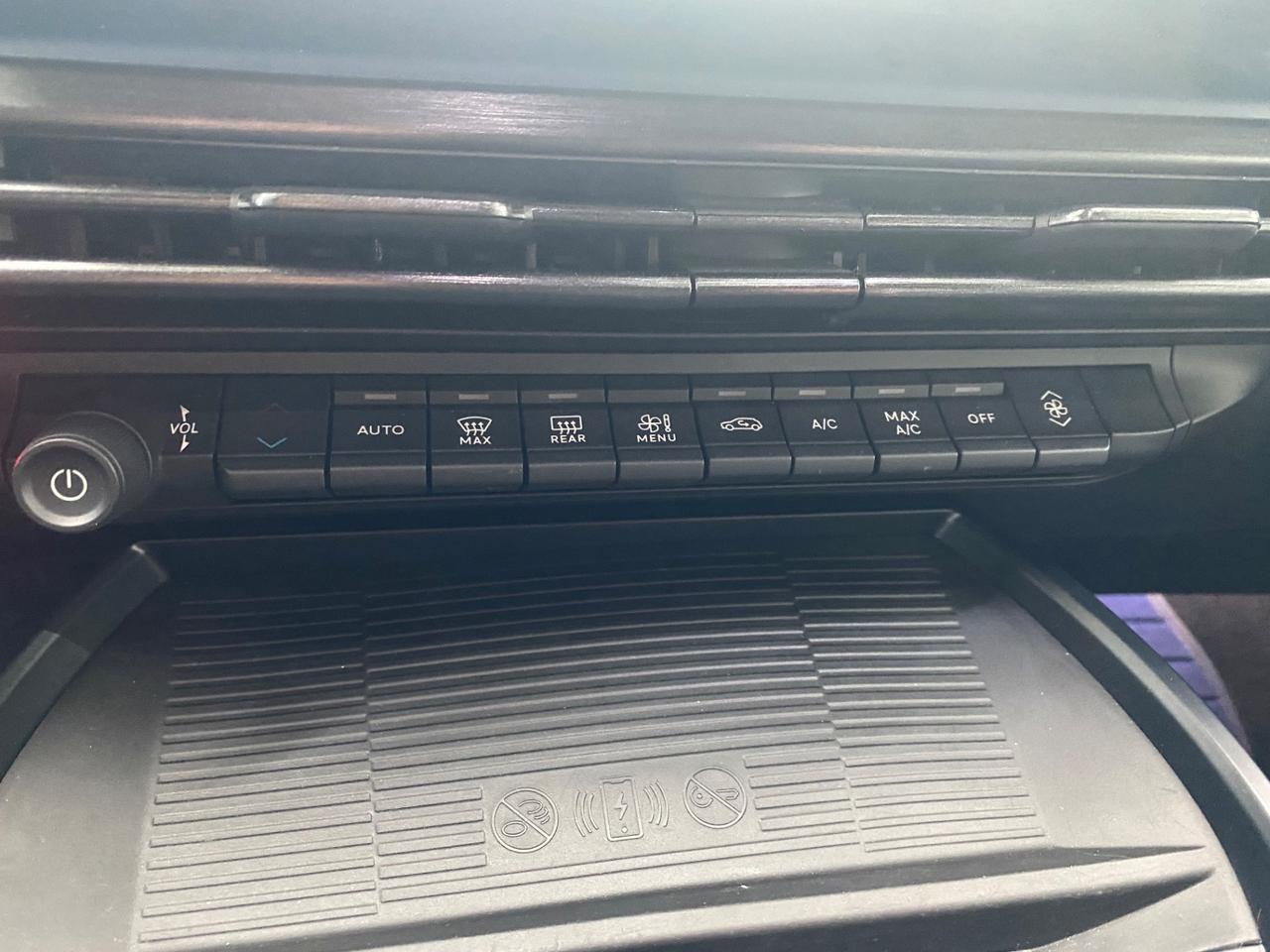 Lancia Ypsilon Hybrid e-DCT Edizione Cassina