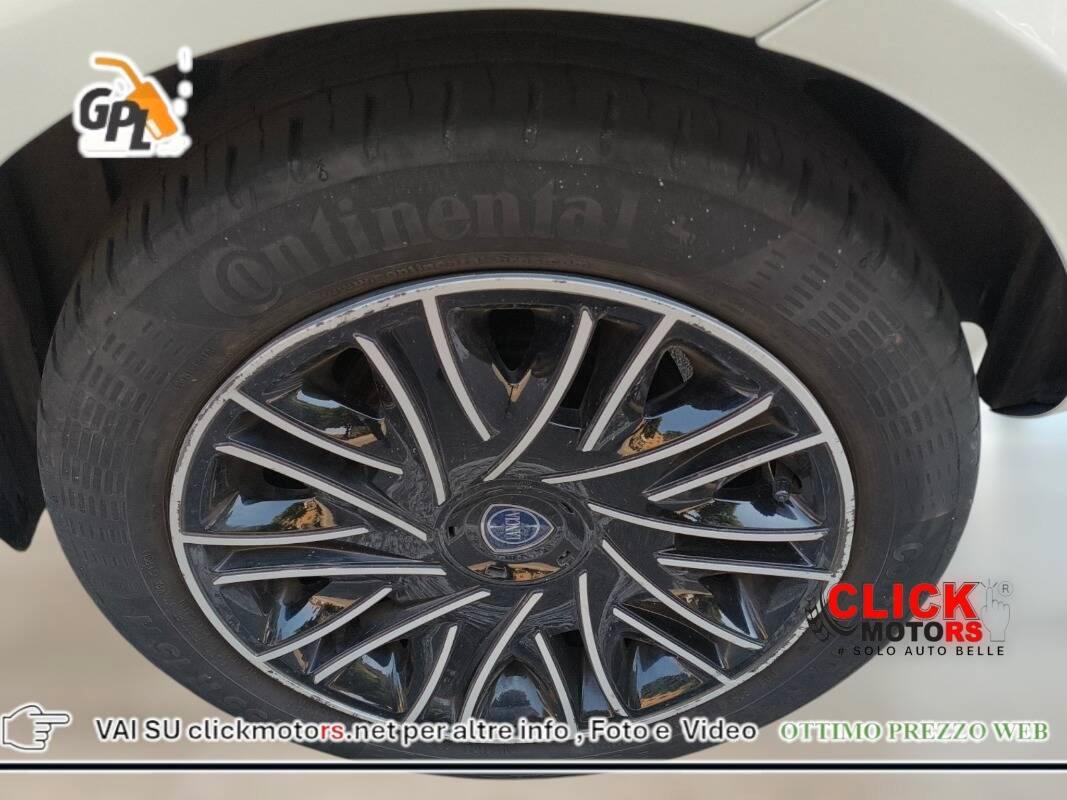 Lancia Ypsilon Ypsilon III 2013 1.2 8v Gold ecochic Gpl 69cv