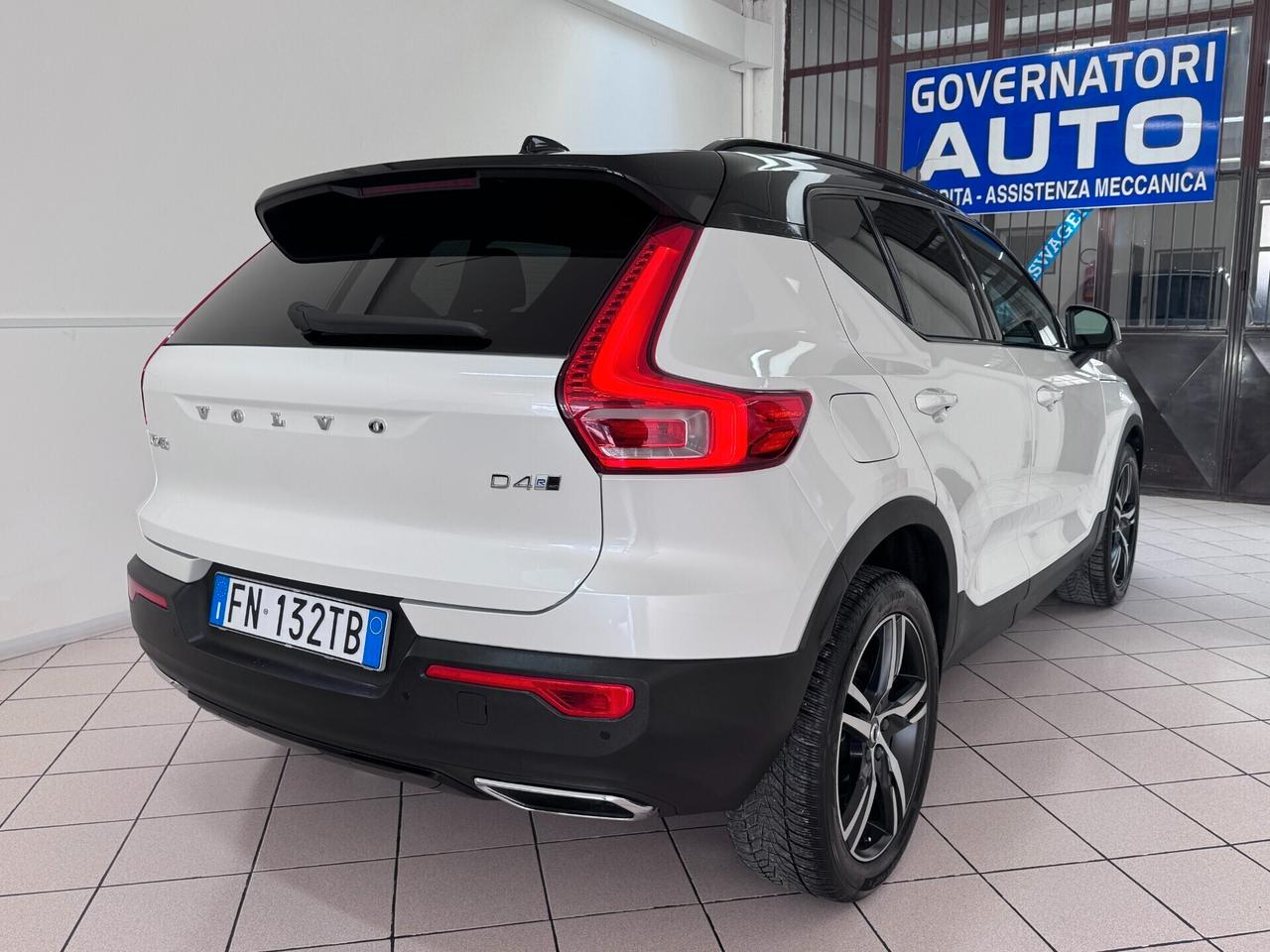 VOLVO XC40 2.0D 190cv GEARTRONIC 4WD R-DESIGN
