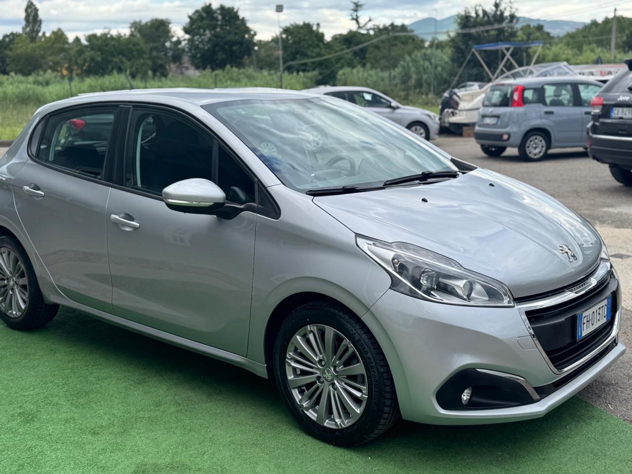 Peugeot 208 PureTech 82 5 porte Allure PERFETTA