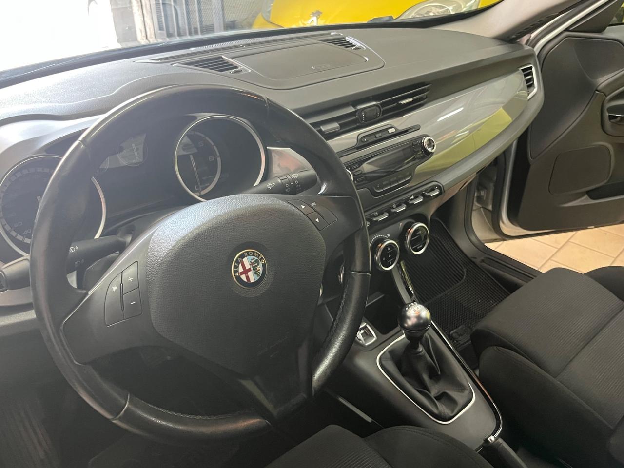 Alfa Romeo Giulietta 1.6 JTDm-2 full optional 2013