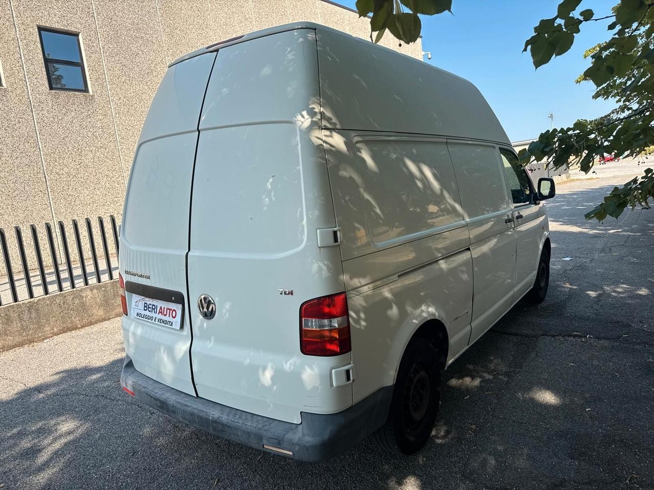 Volkswagen Transporter 4mot. Furgone adatto neopatentati