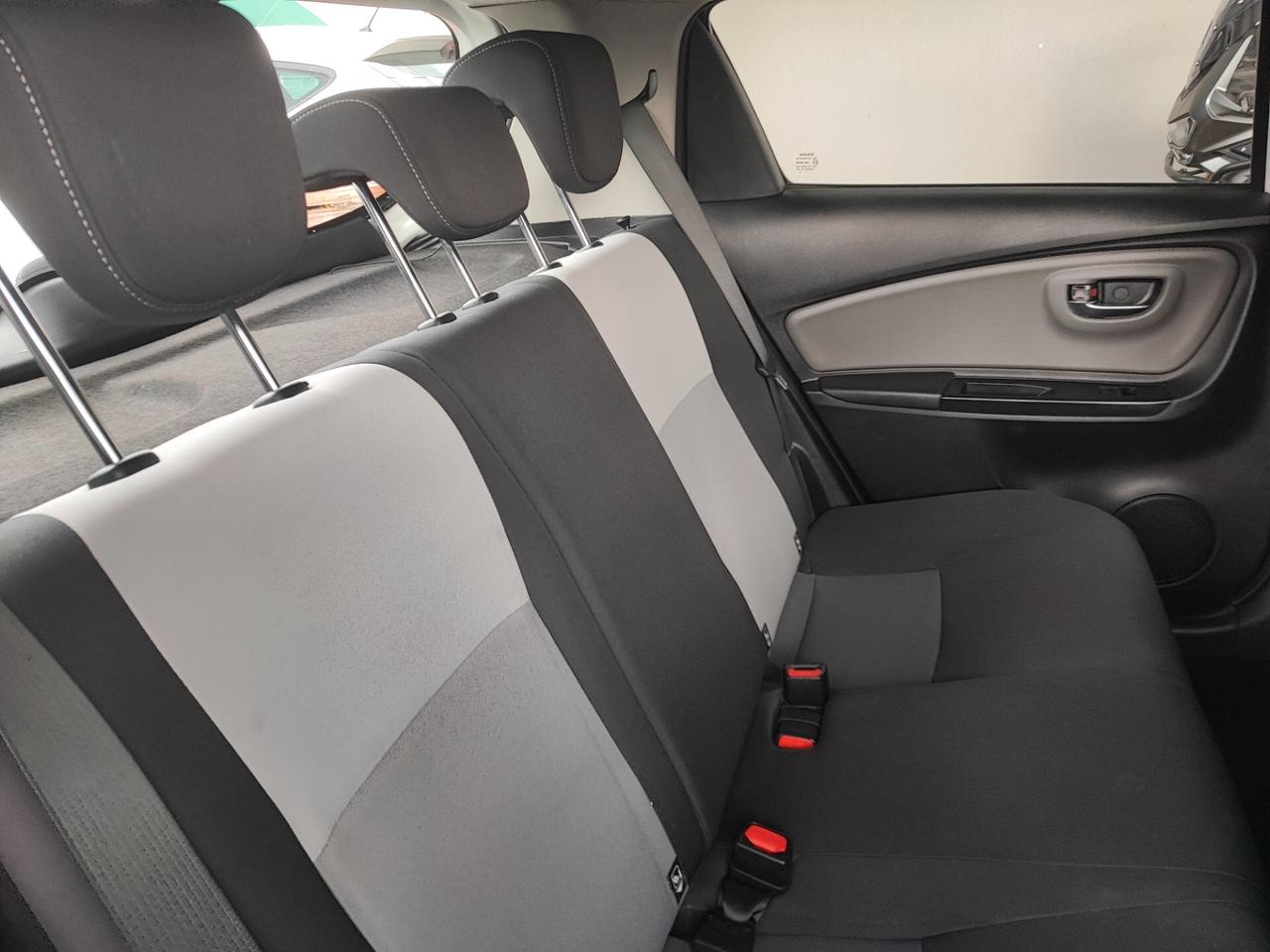Toyota Yaris 1.0 72 CV 5 porte Lounge