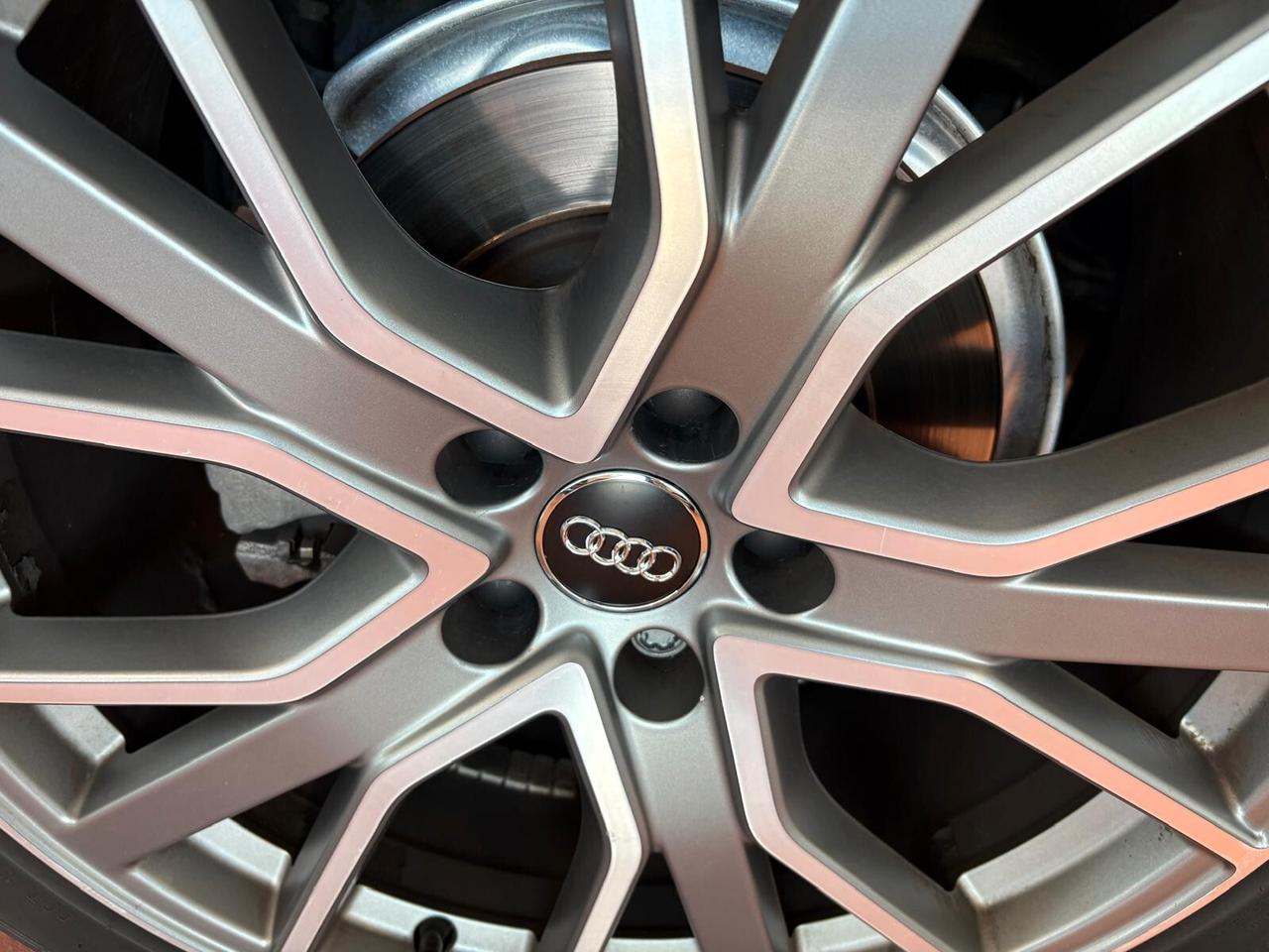 Audi A6 Avant BUSINESS SPORT 40 2.0 TDI quattro S tronic S LINE