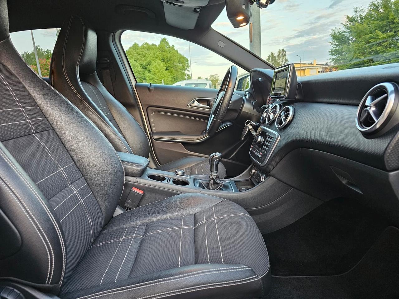 Mercedes-benz A 200 CDI 136cv Sport*Pelle*Bi-Xeno*18*Camera*