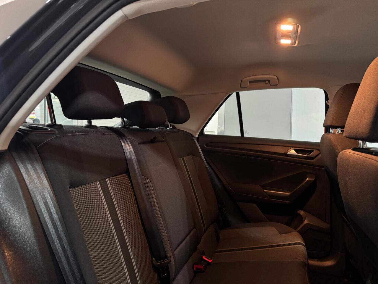 Volkswagen T-Roc 1.6 TDI SCR Business BlueMotion Technology