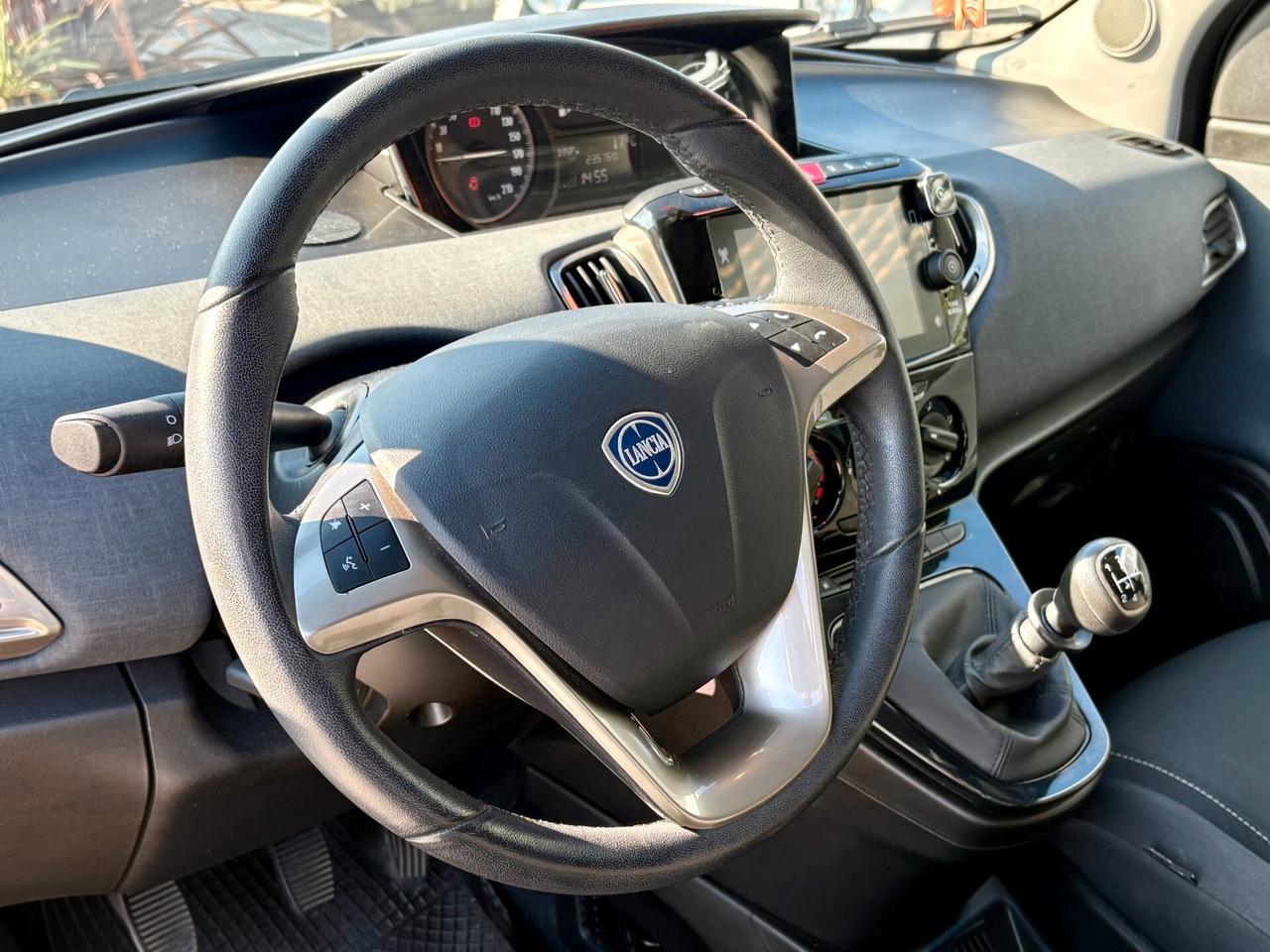 Lancia Ypsilon 1.2 69 CV 5 porte GPL Gold