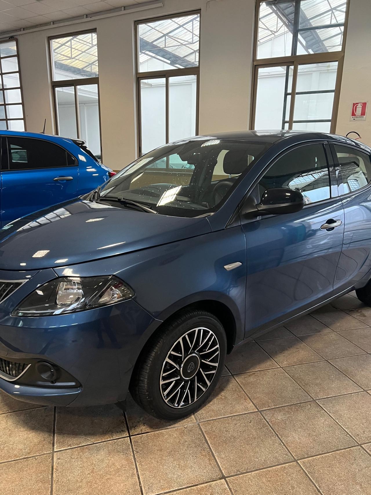 Lancia Ypsilon 1.0 FireFly 5 porte S&S Hybrid Platino