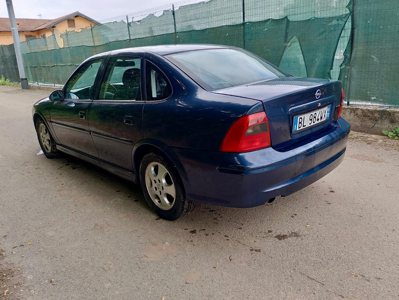 Opel Vectra 1.6i 16V cat 4 porte Edition 2000