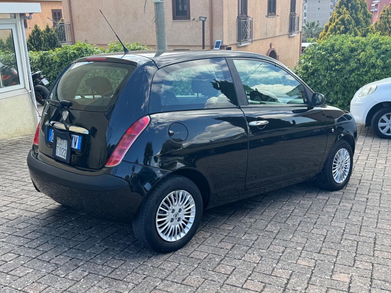 Lancia Ypsilon 1.2 Argento