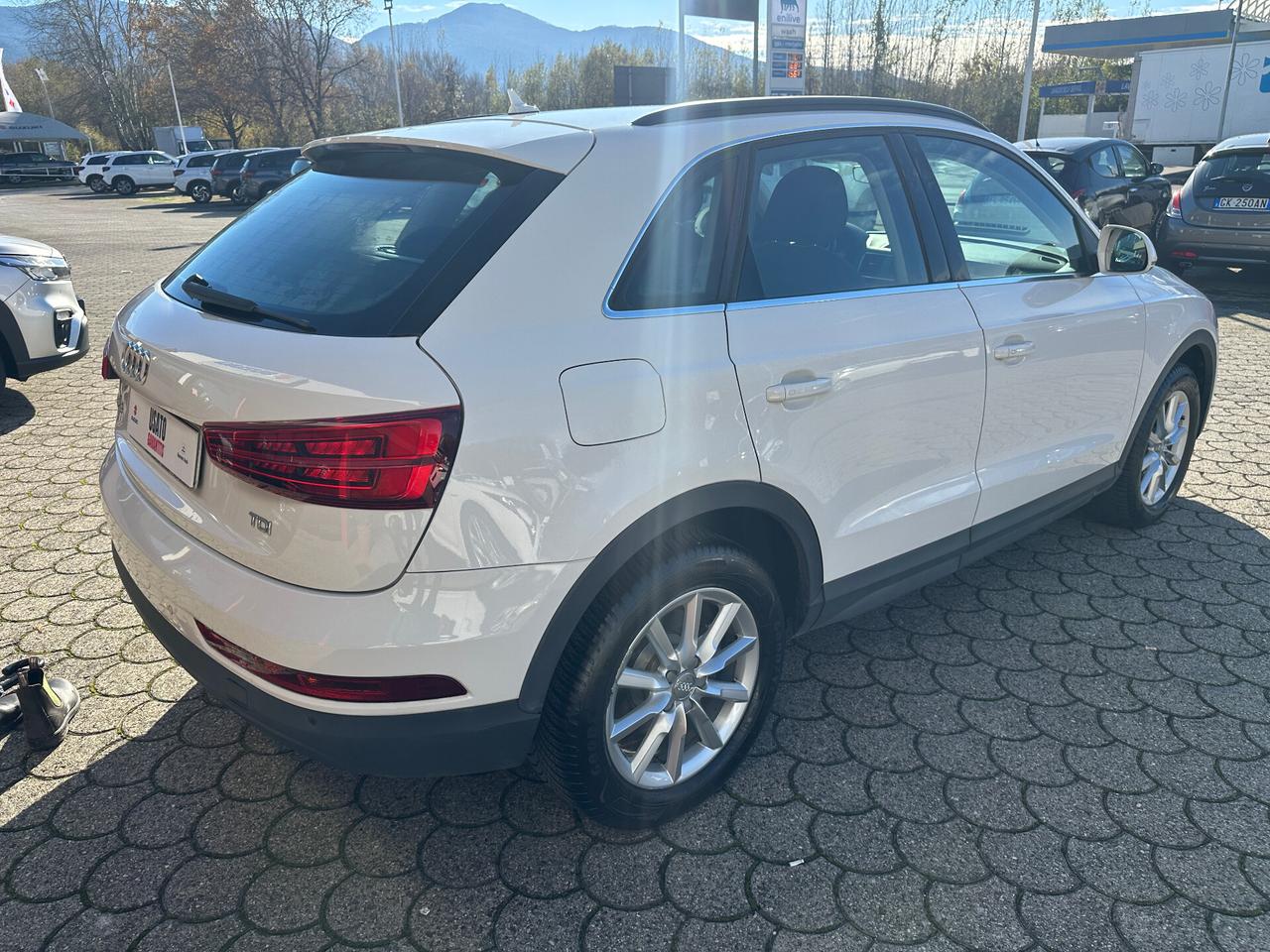 Audi Q3 2.0 TDI 120 CV Business