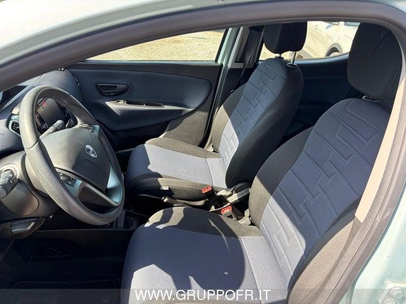 Lancia Ypsilon 1.0 FireFly 70cv Hybrid Platino