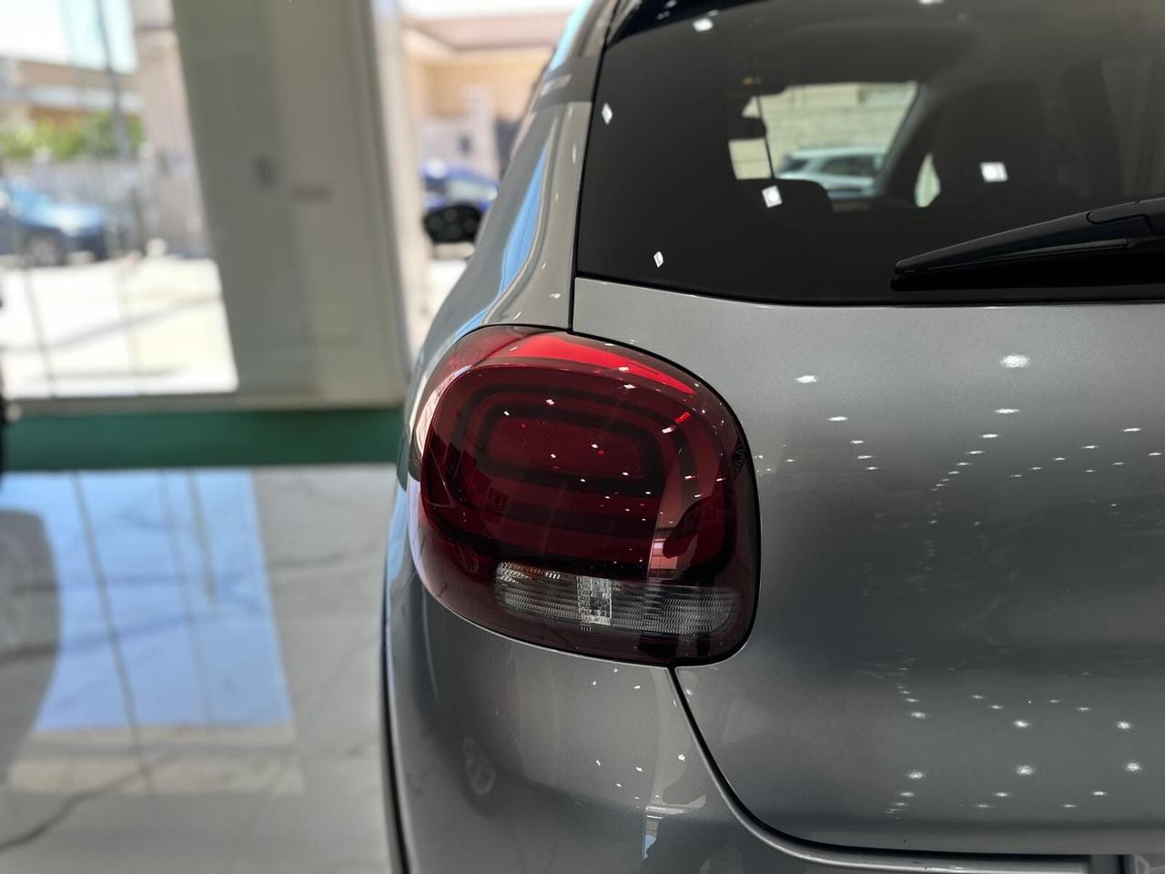 Citroen C3 PureTech 110 S&S Shine Navi+Retrocamera