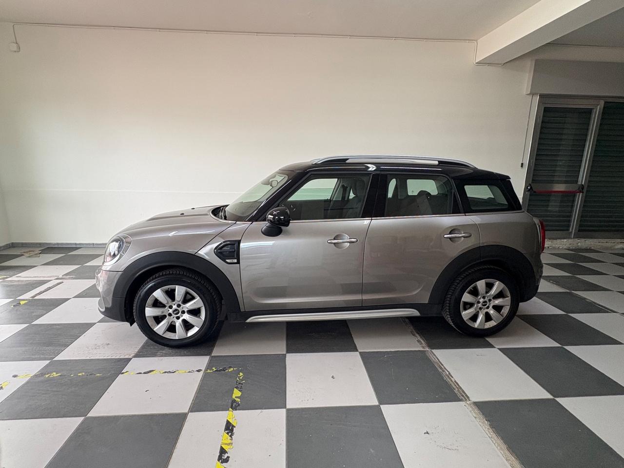 Mini Cooper Countryman 1.5 Hype