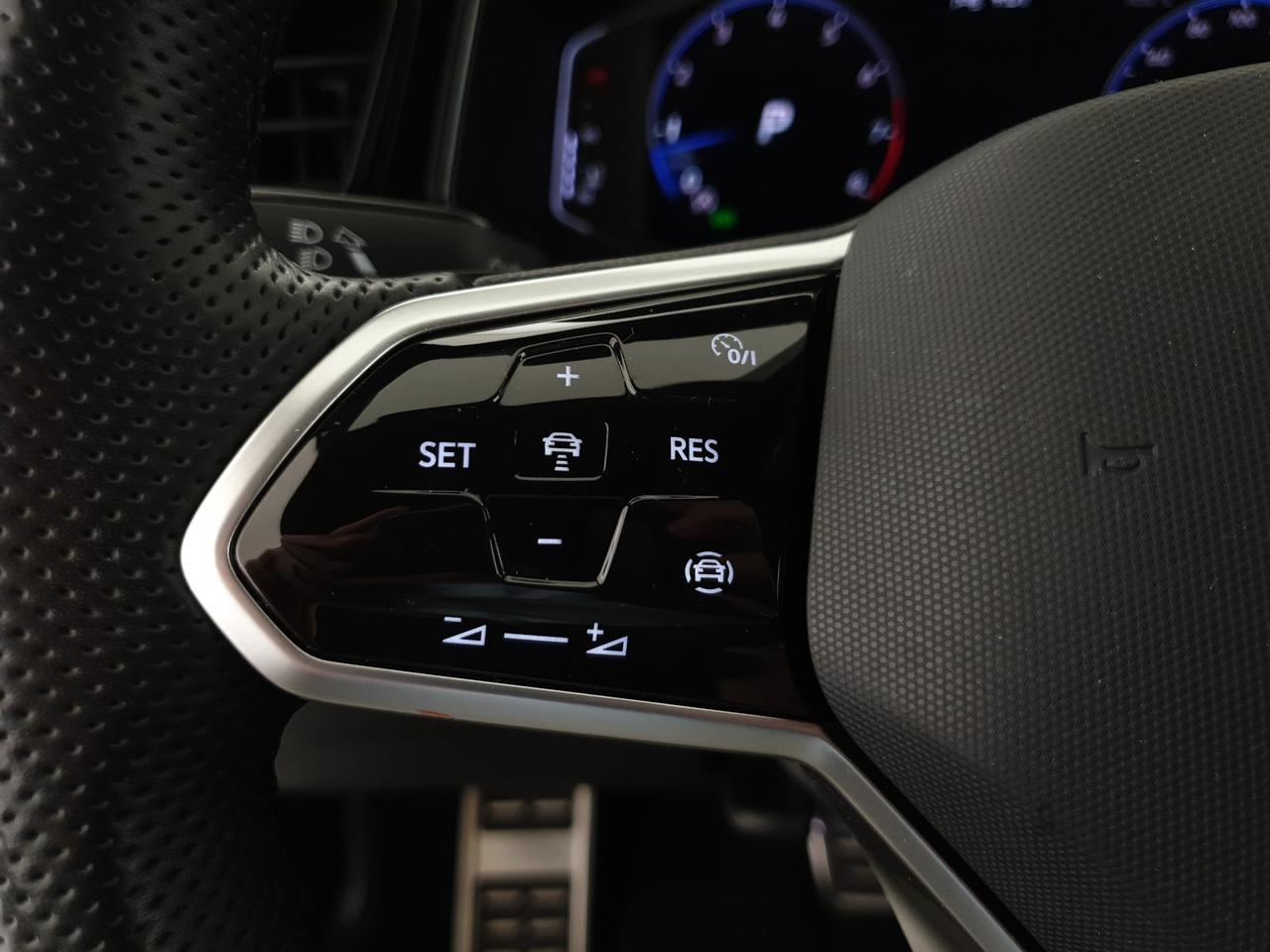 Volkswagen T-Roc 1.5 tsi r-line dsg