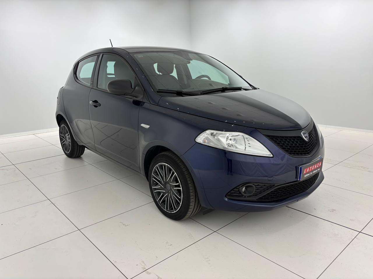 LANCIA Ypsilon 1.0 firefly hybrid Silver s&s 70cv