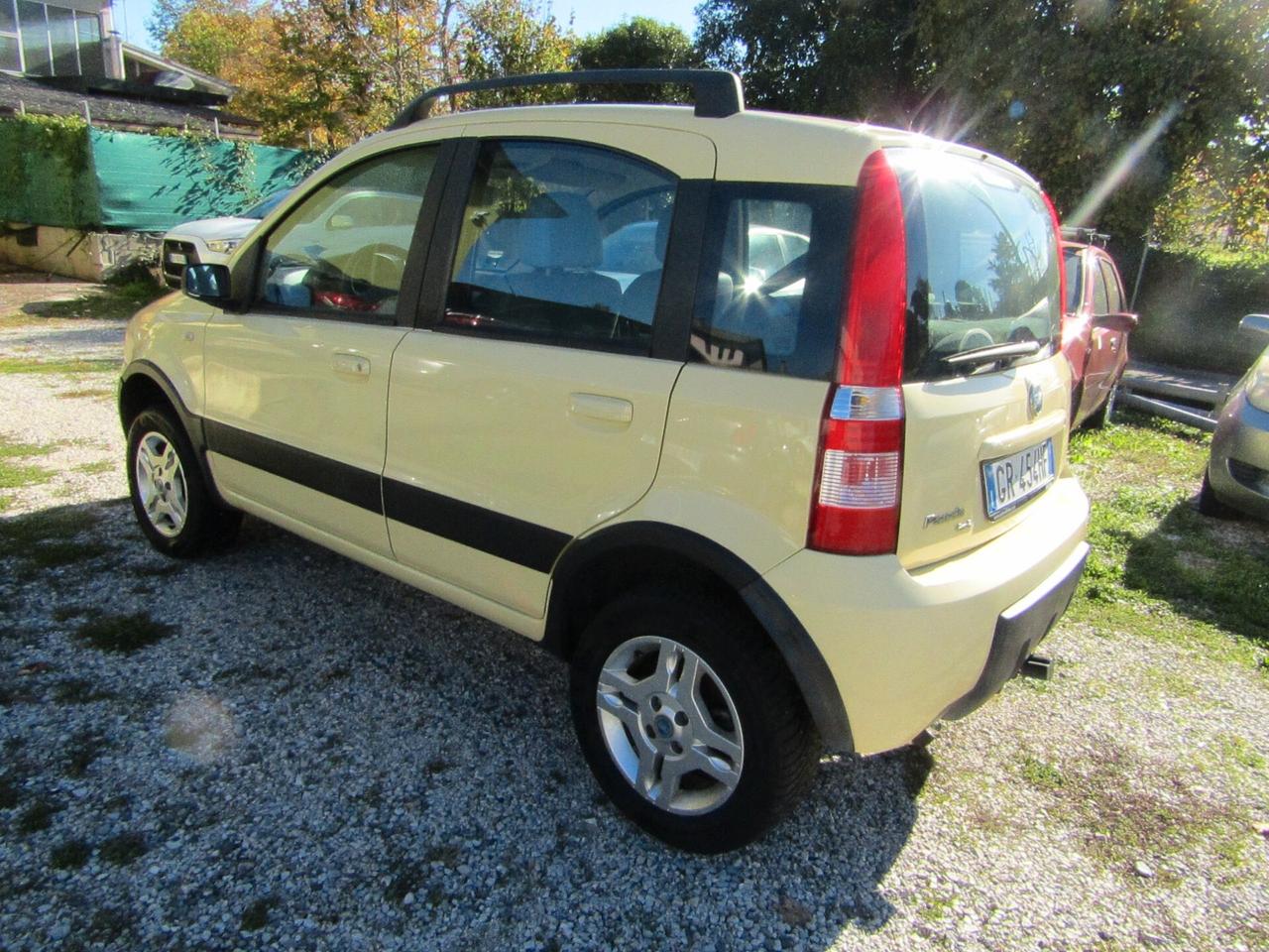 Fiat Panda 1.2 4x4 con GANCIO Traino