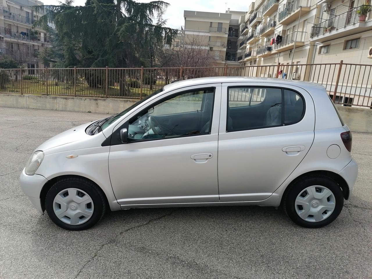 Toyota Yaris Sol 5 porte 1.4 diesel 75cv 2003