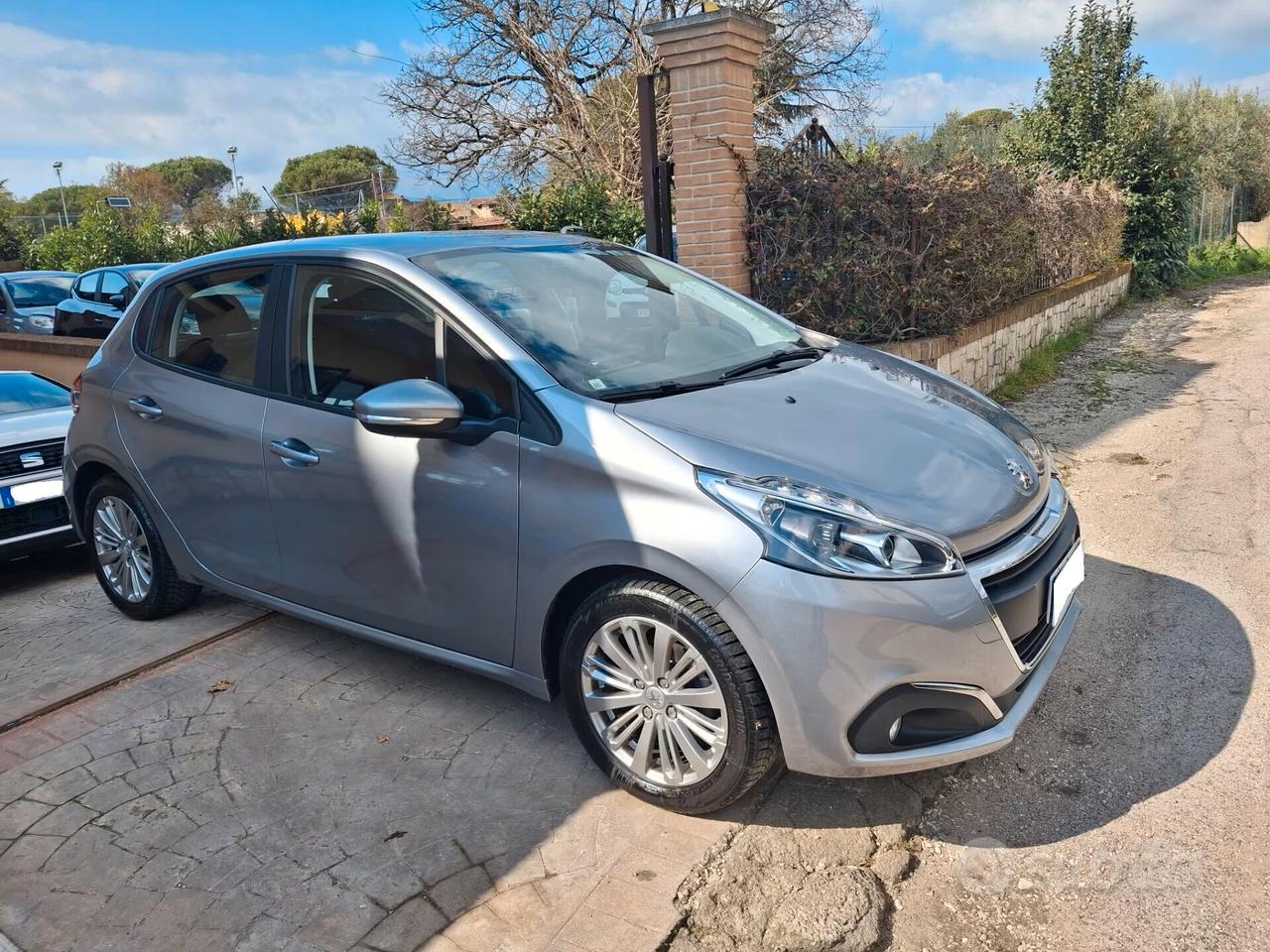 Peugeot 208 PureTech 82 5 porte Allure CERCHI CLIMA CRUISE MULTIFUNZIONE BLUETOOTH NAVIGATORE