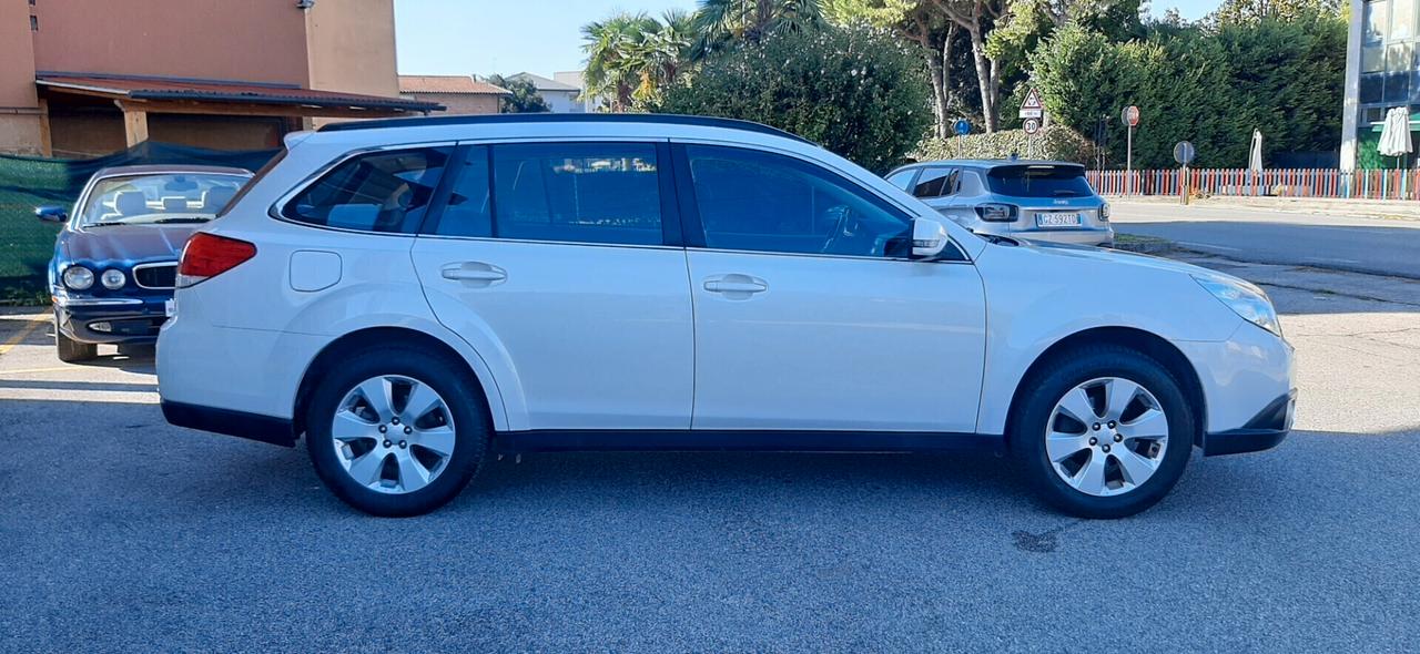 SUBARU OUTBACK 2.5i Bi-Fuel Trend