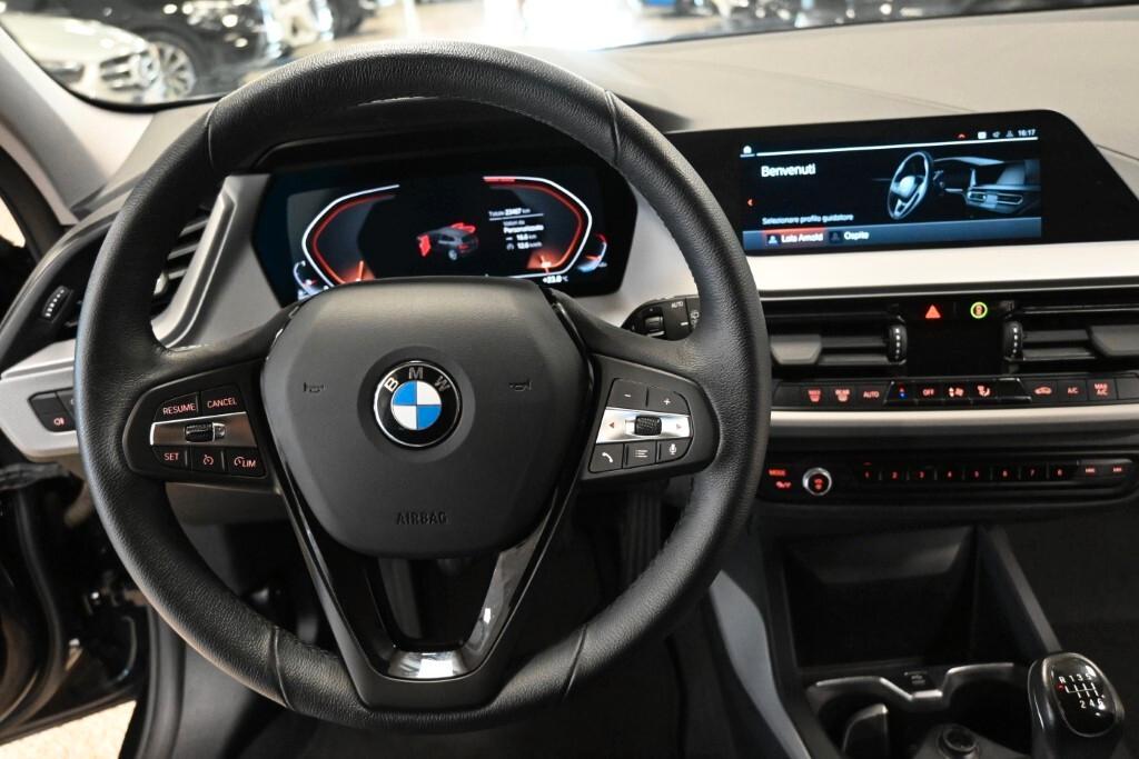 Bmw 116 116D 6M BUSINESS ADVANTAGE ( FARI LED - COCKPIT PDC NAVI MIRROR CRUISE ) KM 23000