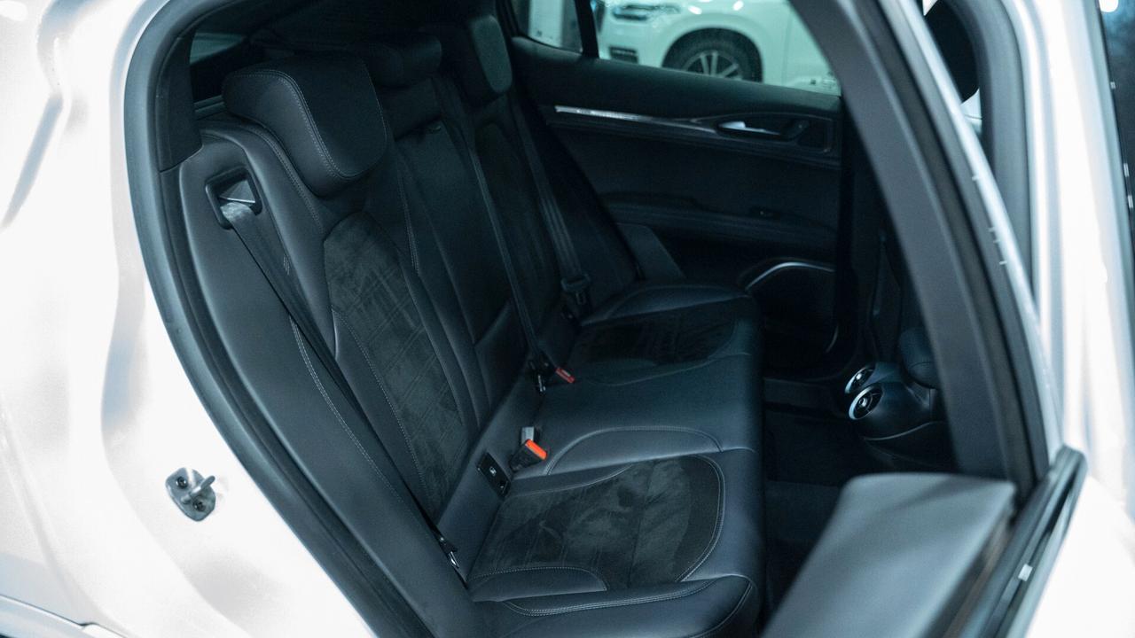 Alfa Romeo Stelvio VELOCE 2.2 Ti Q4 210 CV 20" CARBON AUTO XENO FULL