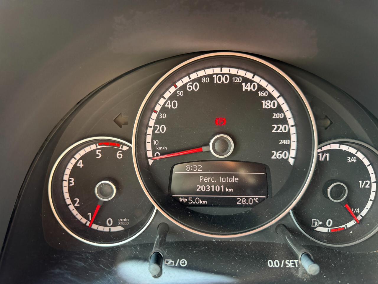 Volkswagen Maggiolino Cabrio 1.6 TDI Design