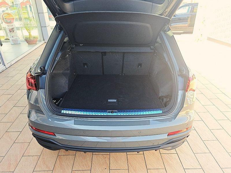 Audi Q3 Q3 40 2.0 tdi Identity Black quattro 193cv s-tronic