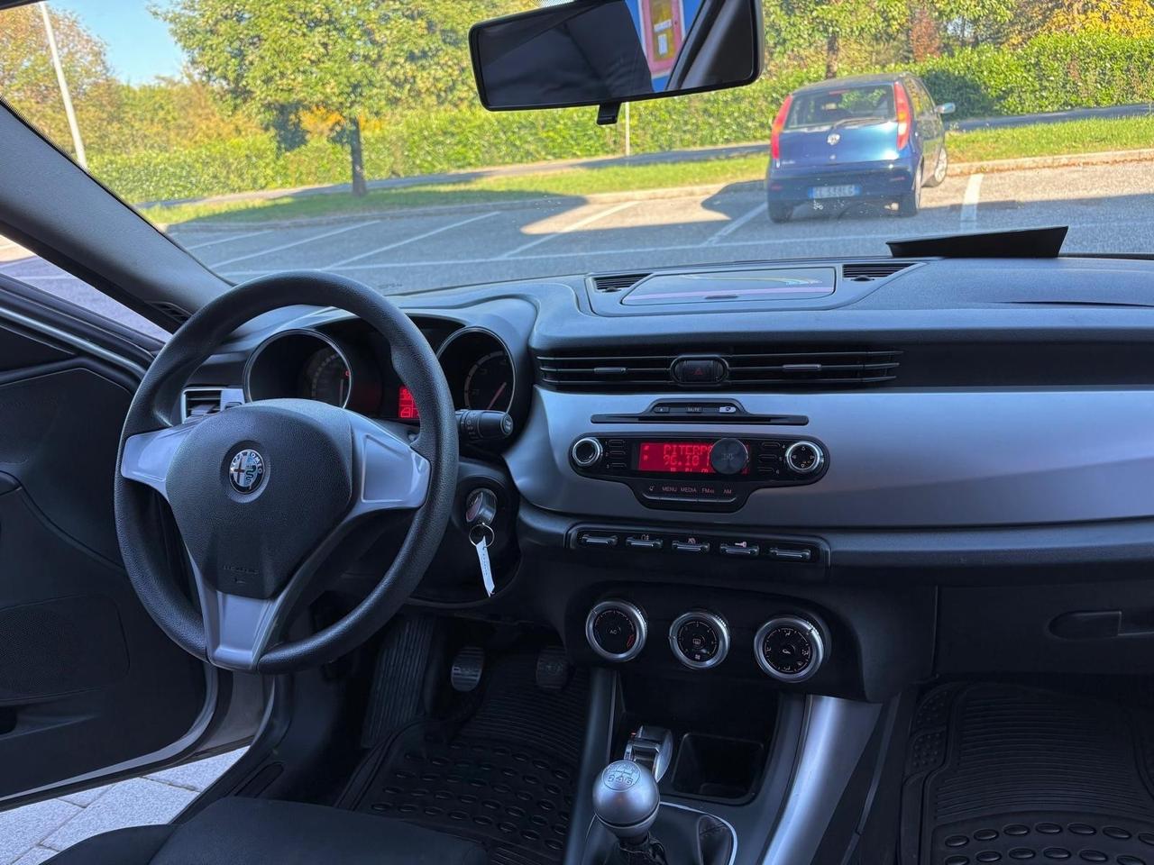 Alfa Romeo Giulietta 1.6 jtdm Neopatentati