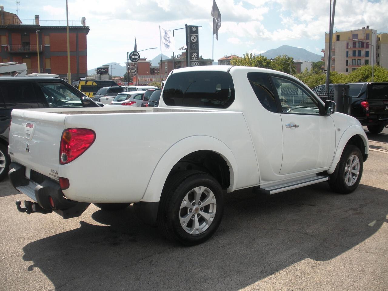 Mitsubishi L200 2.5 DI-D/178CV Club Cab Intense Plus