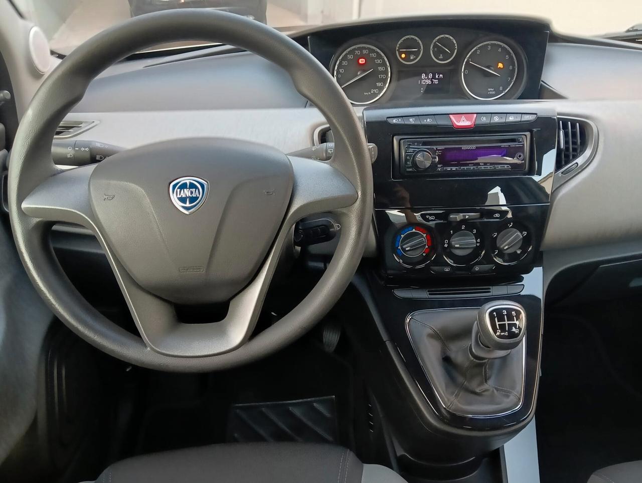 Lancia Ypsilon 1.2 69 CV 5 porte S&S Silver