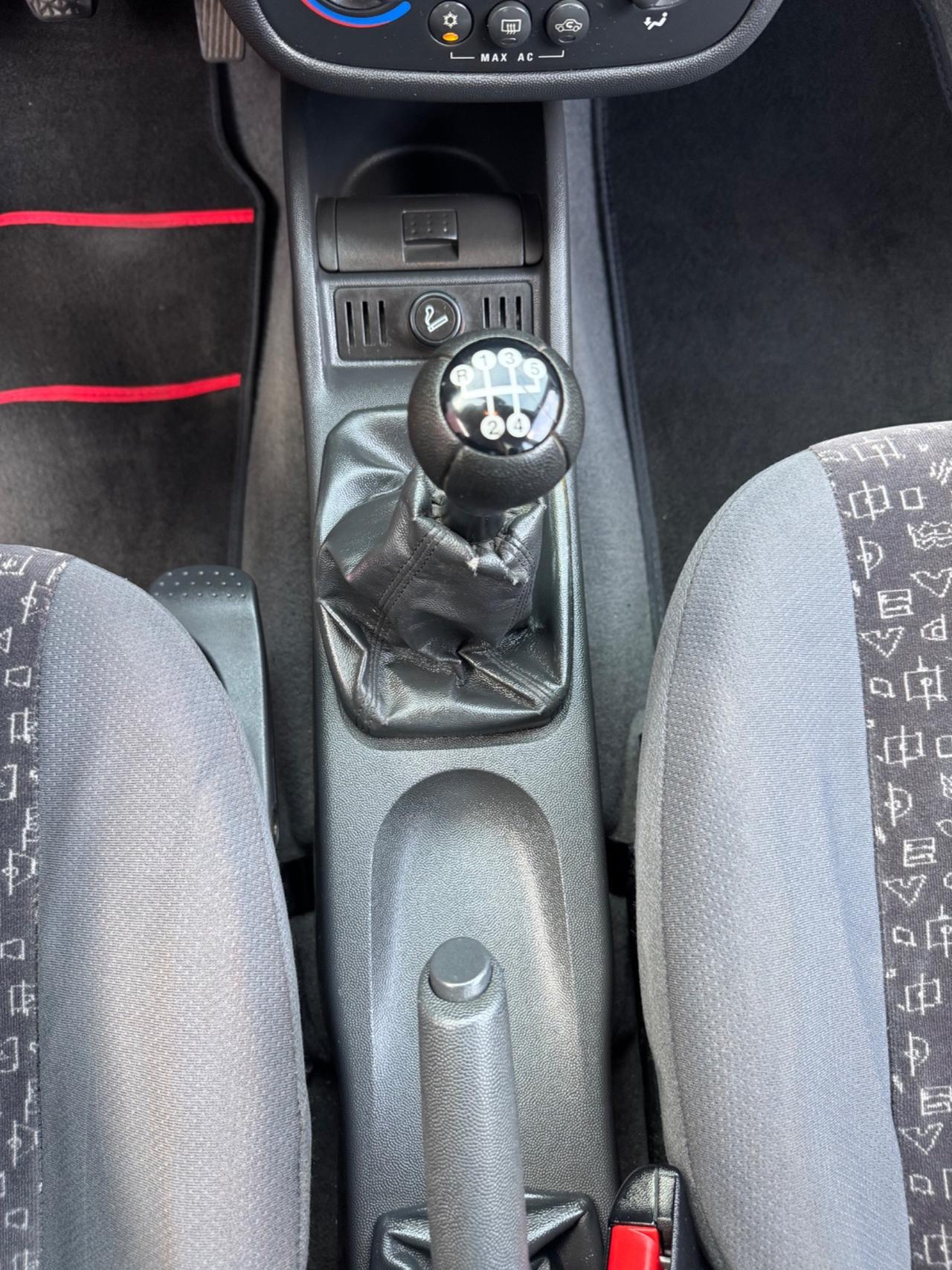 Opel corsa tagliandata catena nuova neopatentati